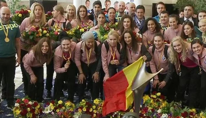 Jucătoarele de la CSM București au revenit în țară 1 csm_7.jpg