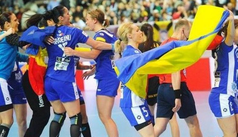 „Tigroaicele” din fața gardului vopsit 1 csm_8.jpg