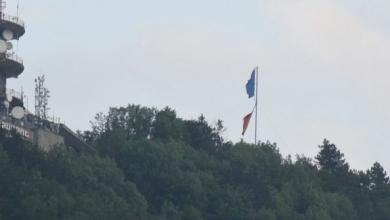 BRAŞOV. Steagul de pe Tâmpa a rămas monocolor 5 drapeltamparuptmai1_213115.jpg