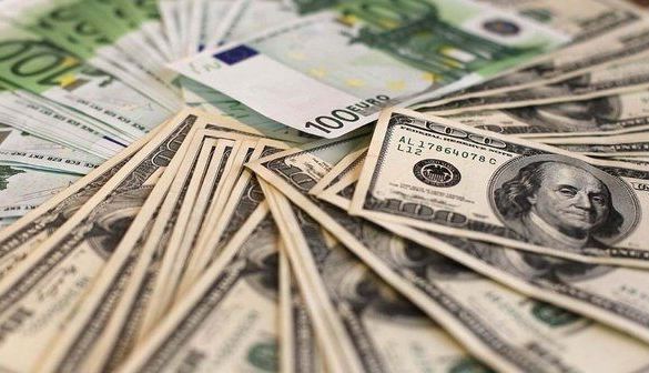 Euro și dolarul american, în creștere ușoară 1 eurosidolarul11.jpg