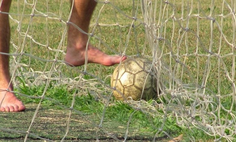 Sfârșitul profesionismului 1 football_2.jpg