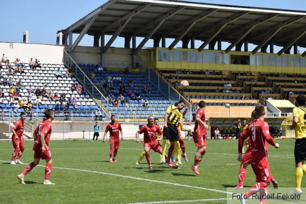 fotbalfcbrasovutarad16_213167.JPG