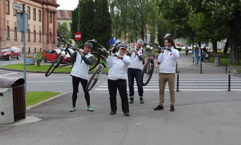 Dezvoltarea orașului începe cu proiecte curajoase de infrastructură 1 fotografie-biciclete.jpg