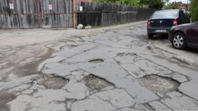 BRAŞOV. Stradă plină de gropi, ca după bombardament, în zona Spitalului de Copii (FOTO) 7 gauriasfaltspitalcopii 1_211991.JPG