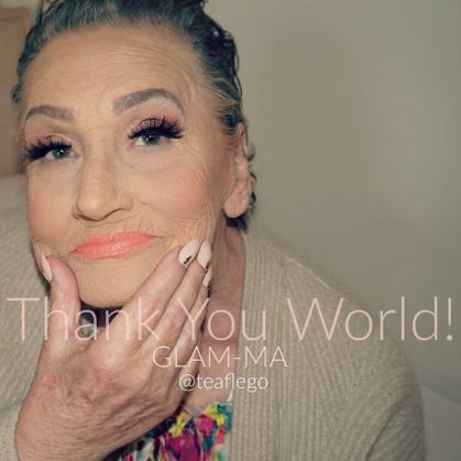 Uite cum arată o bunică de 80 de ani, după ce a fost machiată! 1 grandmother-makeup-contouring-tea-flego-2_211454.jpg