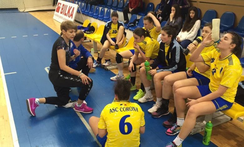BRAȘOV. Junioarele 2 de la Corona, în semifinale la turneul final 1 junioare2.jpg