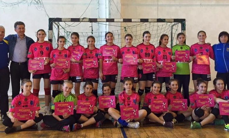 BRAȘOV. Junioarele 4 de la Corona și CSȘ Dinamo Brașov s-au calificat la turneul final 1 junioareiv_2.jpg