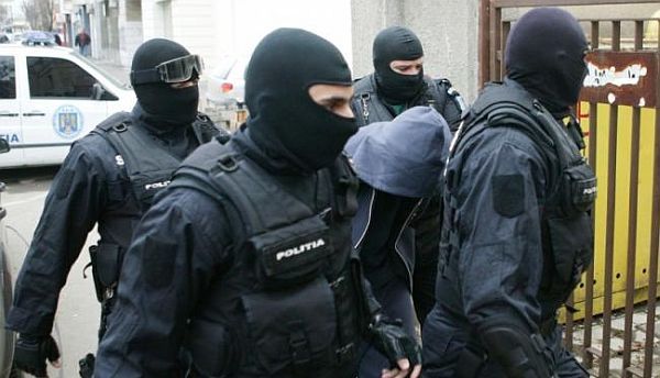 BRAŞOV. Percheziţii privind exploatarea ilegală de agregate miniere 1 perchezitii_5.jpg