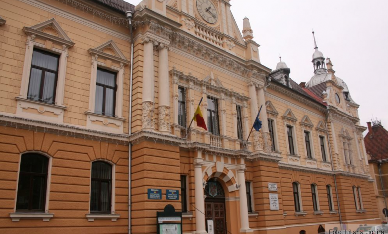 AUDIT. Primăria Brașov - „performanță medie“, spun respondenţii unui chestionar 1 primarianouian3.jpg