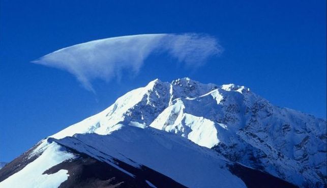 Corpul alpinistului Alex Lowe a fost descoperit într-un bloc de gheaţă din Himalaya 1 shisha.jpg