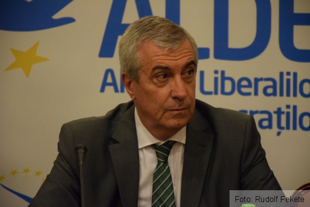 ALDECalinPopescuTariceanu02_213330.JPG