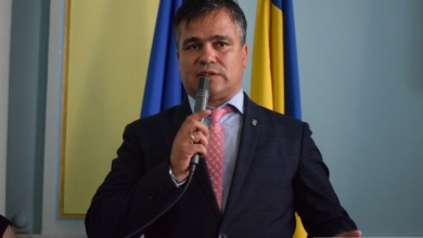 Adrianvesteapresedintecj7_215302.JPG