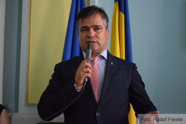 Adrianvesteapresedintecj7_215302.JPG