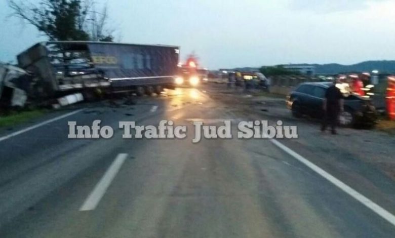 Şoferiţă MOARTĂ, după ce a intrat într-un TIR 1 accidenttir_3.jpg
