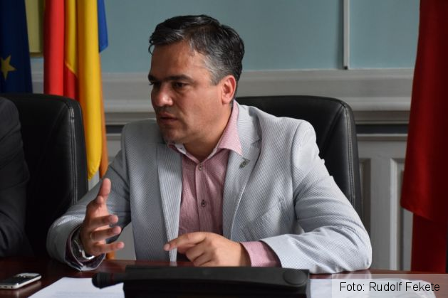 adrianvesteaconferinta2_214285.JPG