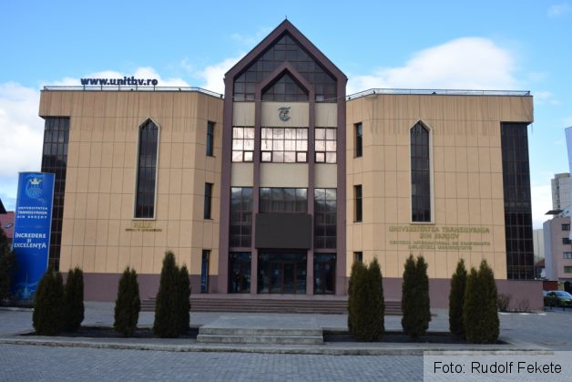 aula universitatea transilvania 2_202594.JPG