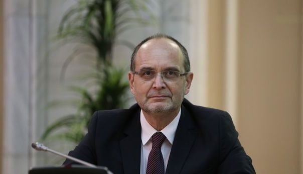 Ministrul Educaţiei: „Ar trebui examen la admiterea în liceu” 1 curaj.jpg