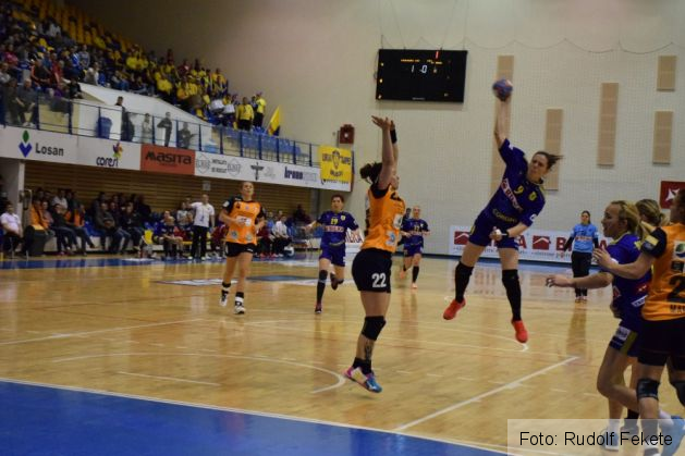handbalcoronabrasovcsmbucuresti01_210743.JPG