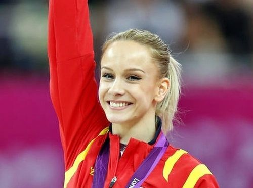 Fosta gimnastă Sandra Izbaşa are o relaţie cu un dansator 1 izbasa_2.jpg