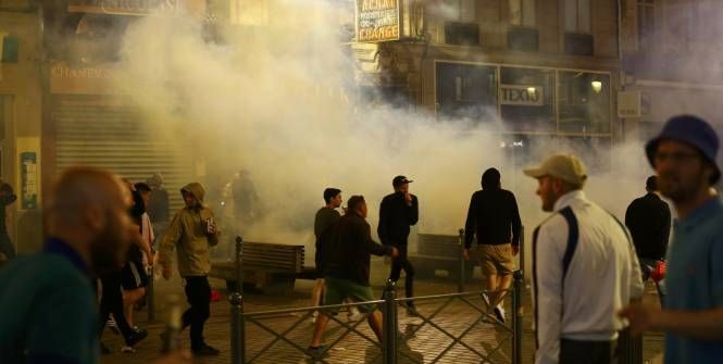 EURO 2016. Noi CIOCNIRI violente!!! 16 spitalizări!!! 1 lille.jpg