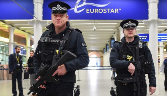 ALERTĂ TERORISTĂ la LONDRA. Mașină suspectă, oprită în dreptul unei stații de metrou! 1 londra.png