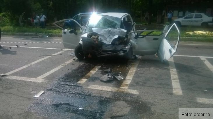 Șoferul unui Matiz a murit după impactul cu un autoturism de teren! Alte șase persoane au fost rănite (FOTO) 1 matiz_215668.jpg