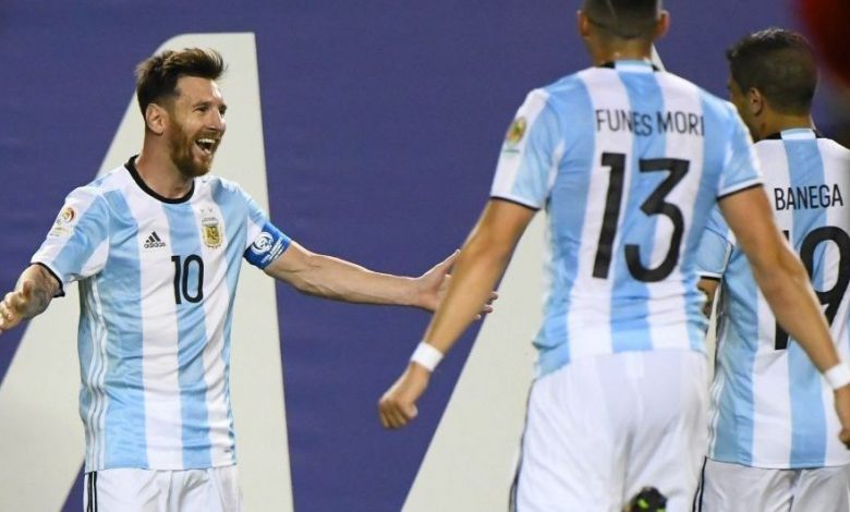 Messi, ameninţat de colegii de la Naţională 1 messibarba.jpg