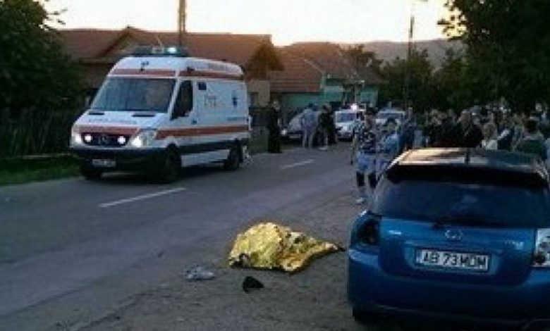 Motociclist MORT după ce a intrat în plin într-o maşină 1 moto_2.jpg