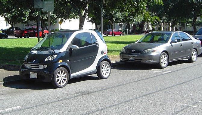 Doi fraţi au murit după ce au fost uitaţi în maşină 1 soaremasini.jpg