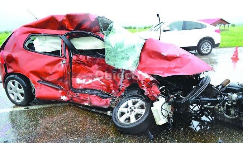Şofer de 38 de ani MORT în urma coliziunii dintre o maşină şi o autoutilitară 1 suceava.jpg