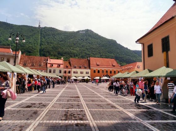 targ mestesugari Piata sfatului4_214400.jpg