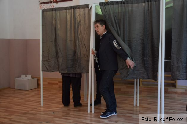 votScripcaruGeorge08_213792.JPG