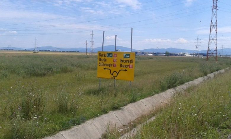 De la braşoveni... Panou montat invers pe Ocolitoarea Brașovului! 1 13621459-10153611870712477-333350259-o.jpg