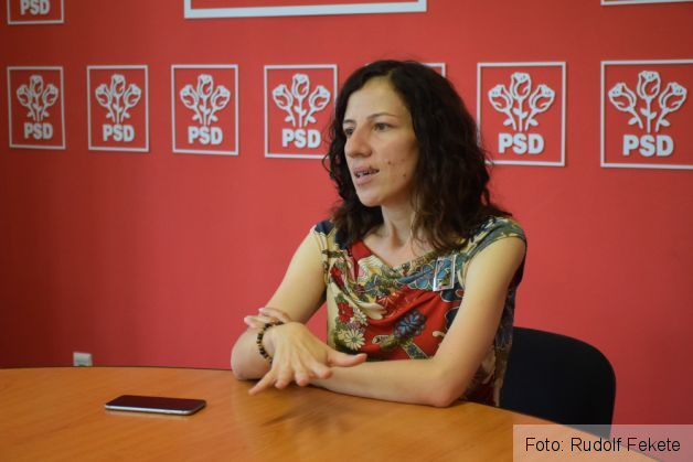Roxanamanzatuconferinta1_216077.JPG