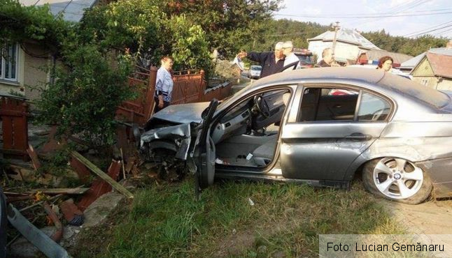 Mireasă încarcerată în urma unui accident rutier! (FOTO) 1 accidentmiri.jpg