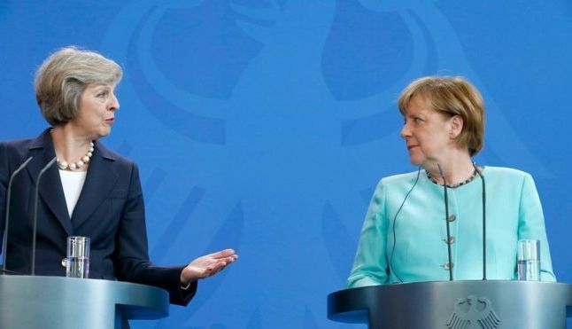 Theresa May: „Marea Britanie nu va cere ieşirea din UE până la sfârşitul anului” 1 angelamerkeltheresamay1.jpg