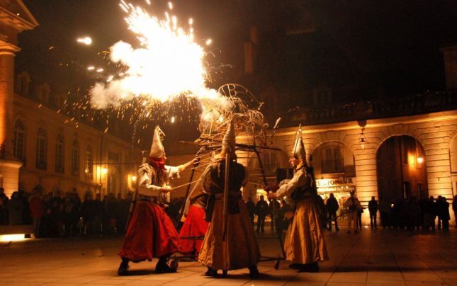 BRAŞOV. Let’s play art! 1 artele-spectacolului.jpg