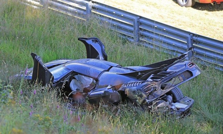 Bolid exclusivist făcut praf (FOTO) 1 bolid_3.jpg