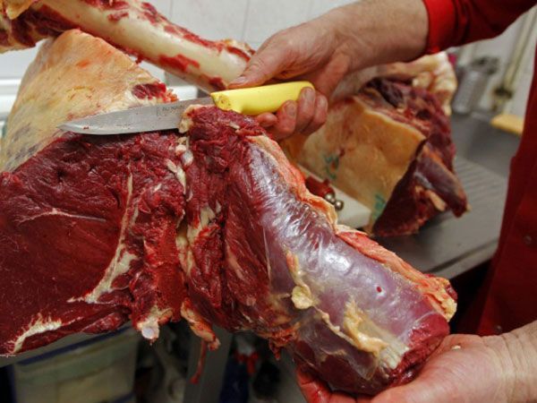 BRAŞOV. Producătorii şi comercianţii de produse din carne sau lapte sunt sub lupa DSVSA 1 carnevita.jpg