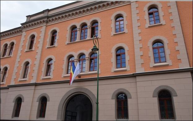 BRAŞOV. Concurenţă mare la facultăţile de Medicină, Psihologie şi Resurse Umane 1 facmedicina1.jpg