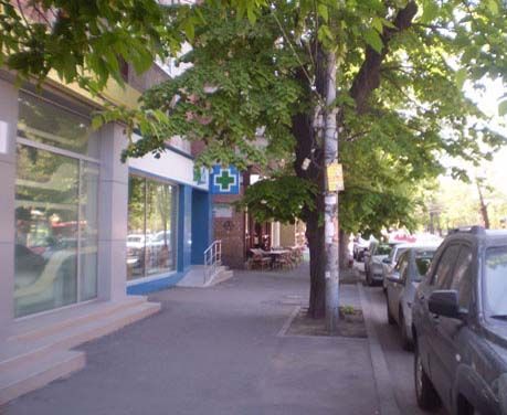 BRAȘOV. Vârstnicii vor ca farmaciile „anticaniculă” să aibă bulină 1 farmacia1.jpg