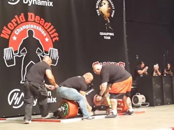 SPAIMĂ. A fentat MOARTEA după ce a ridicat 500 de kilograme!!! 1 hall.jpg