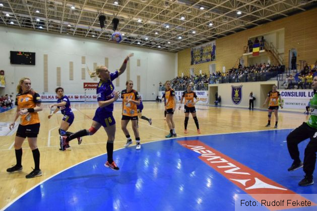 handbalcoronabrasovcsmbucuresti07_210749.JPG