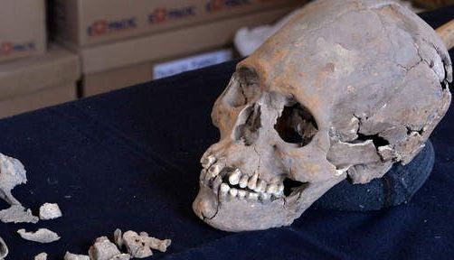 DESCOPERIRE. Craniul unei femei maya!!!... 1 oseminte.jpg