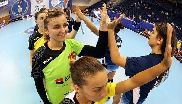 Naționala de handbal feminin U20 a spulberat Spania și e în optimi la Campionatul Mondial 1 romaniau20.jpg