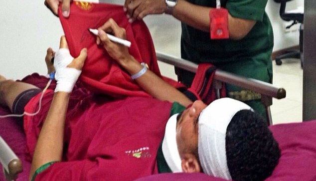 Vacanţa s-a încheiat la spital pentru un fotbalist 1 smalling.jpg