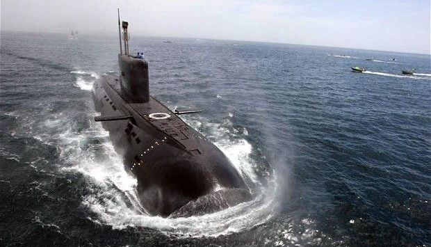Un submarin nuclear britanic s-a ciocnit cu un vas comercial în largul coastei Gibraltarului 1 submarine.jpg