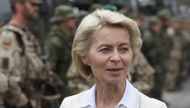 Armata germană antrenează 100 de imigranți sirieni! 1 vonderleyen.png