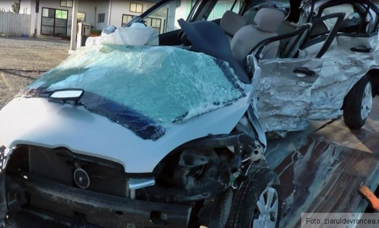 O șoferiță însărcinată și mama ei au murit pe loc, într-un accident rutier (FOTO) 1 accident vrancea_220045.jpg