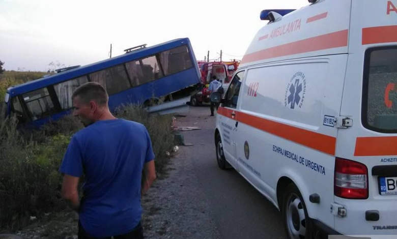 Un autobuz care transporta nuntași, implicat într-un accident 1 accidentbacau_2.jpg